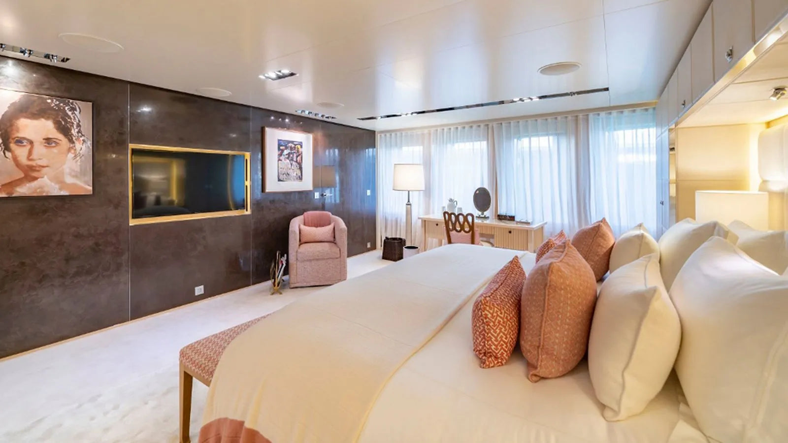 Motor Yacht Charter Cannes France