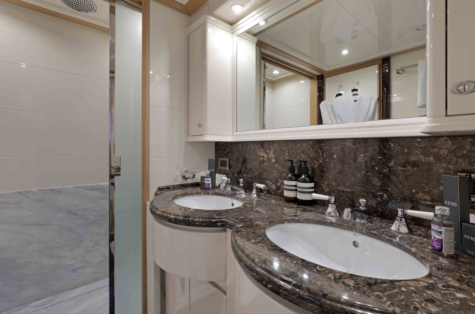 AERO weekly yacht charter Cannes 