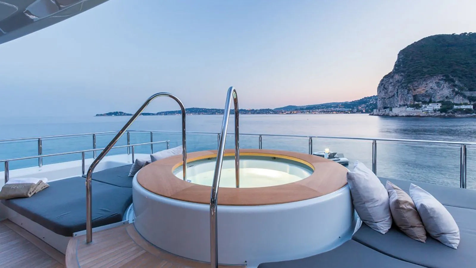 yacht and jet ski charter Cannes 