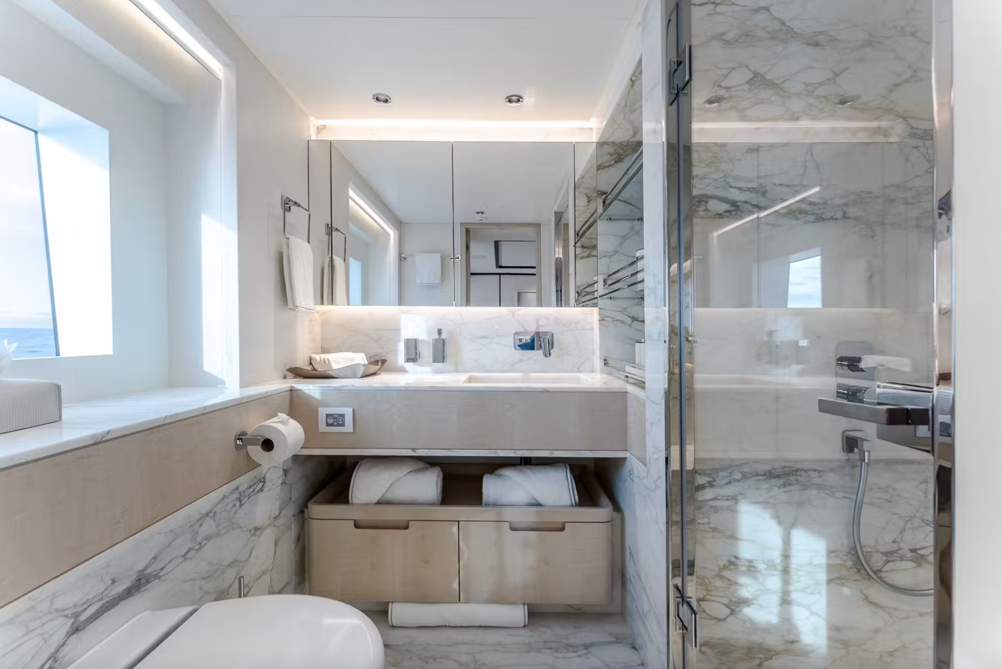 Motor Yacht Rental Cannes France