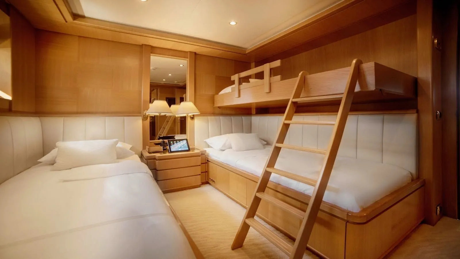 Weekly yacht Charter St Tropez France