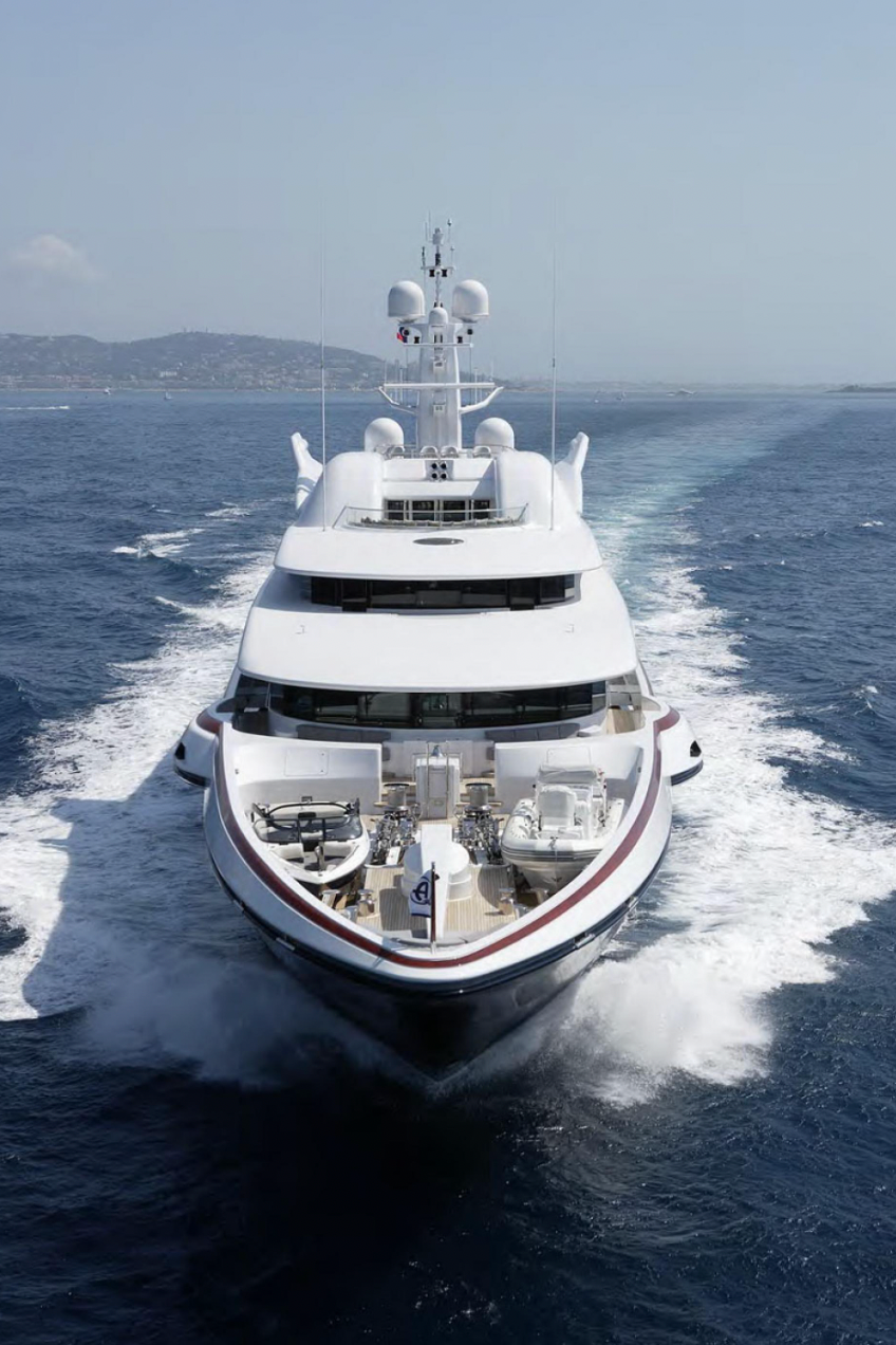 Charter yacht club St Tropez France