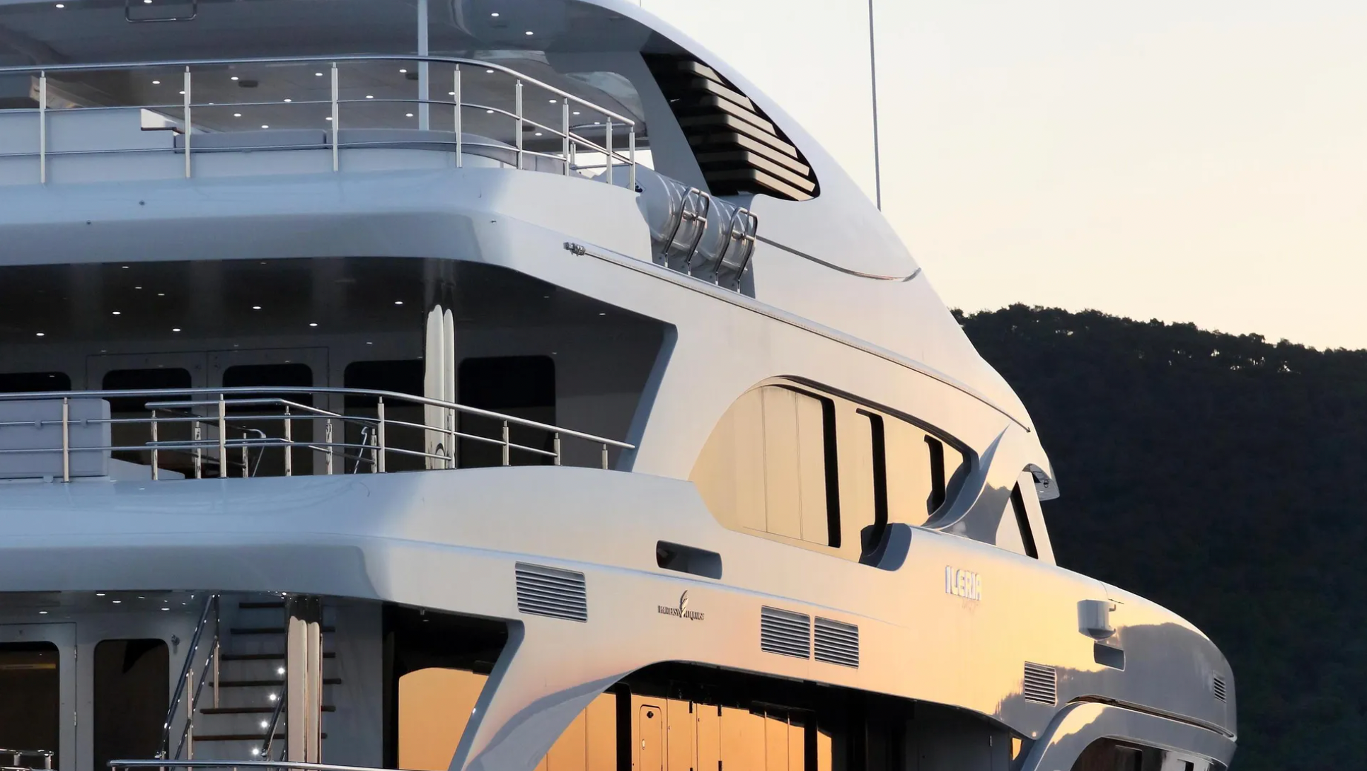 IMMERSIVE Mediterranean Mega yacht charter