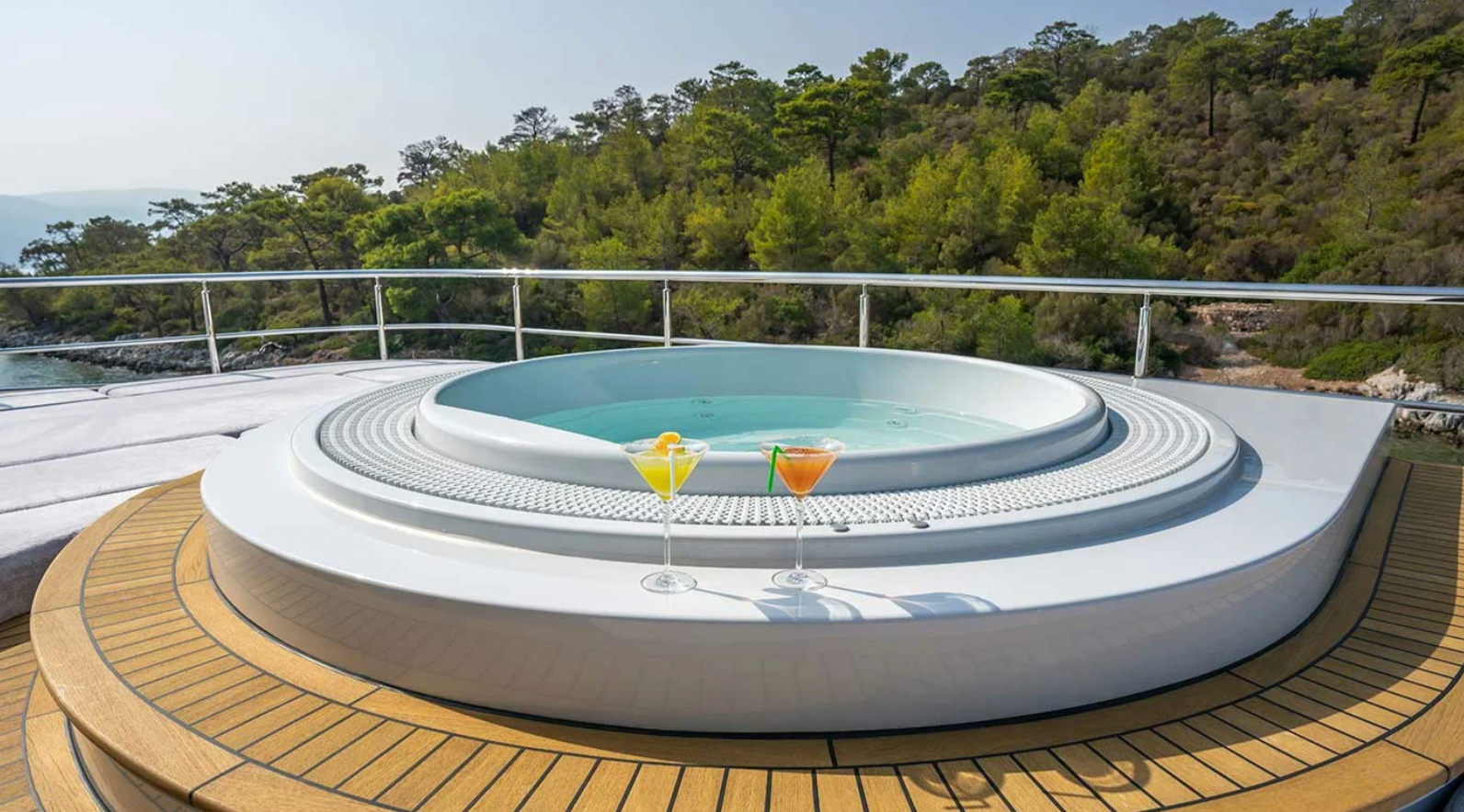 Mediterranean Luxury Yacht Charter