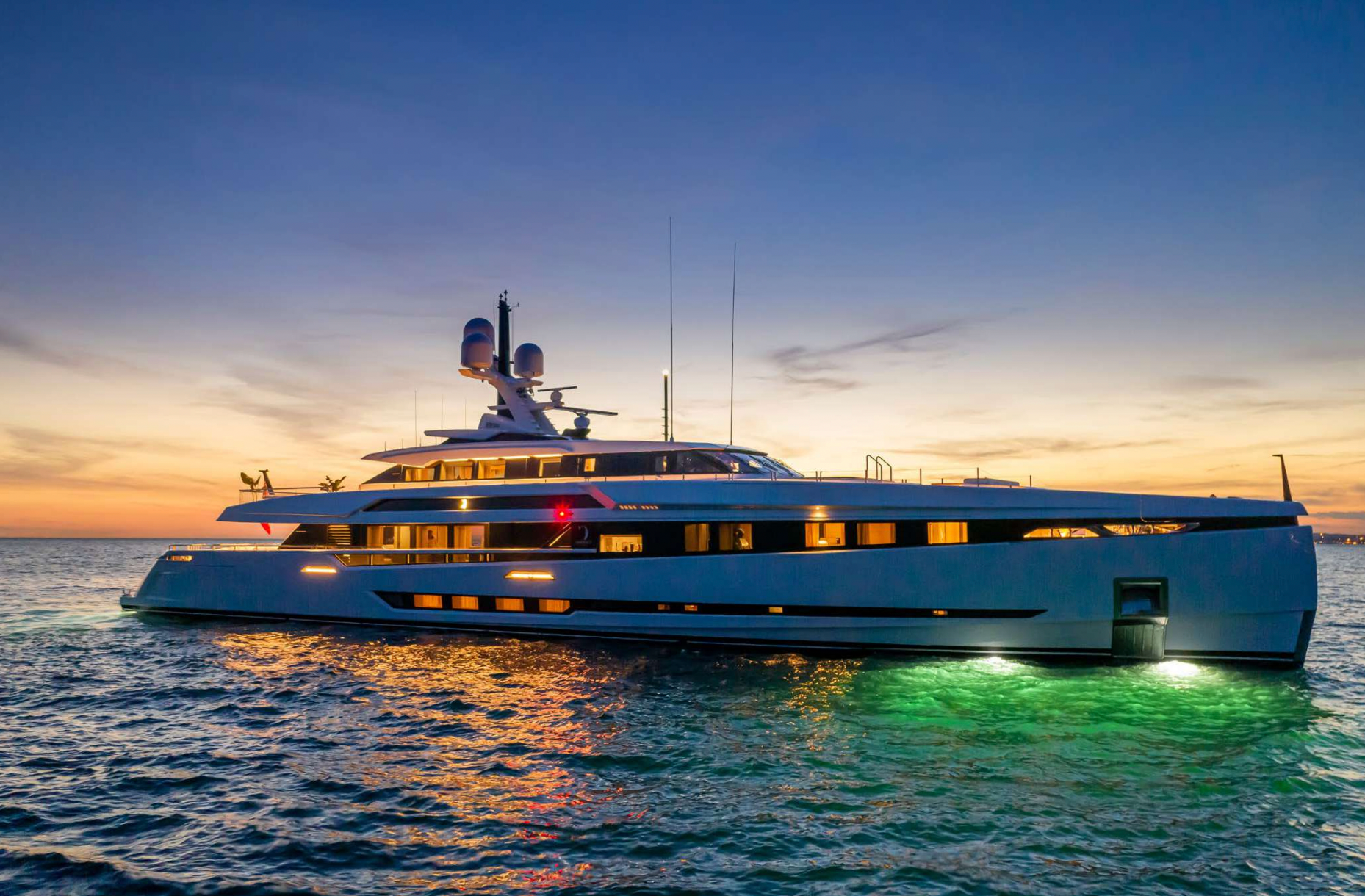 Luxurious yacht charter French Riviera