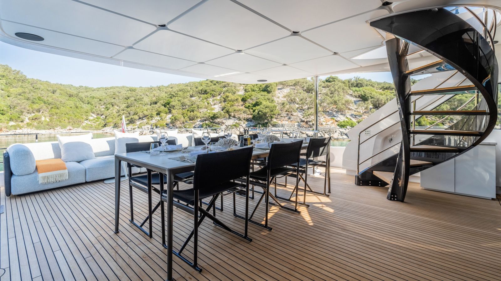 M/Y AT ONE party yacht Charter Cannes