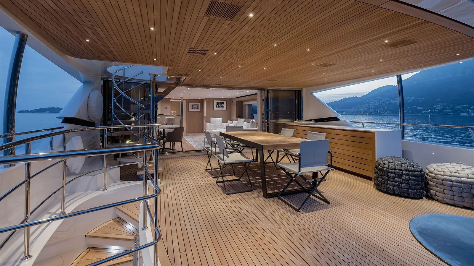 M/Y LES BRUXELLOIS yacht charter holiday cost Cannes