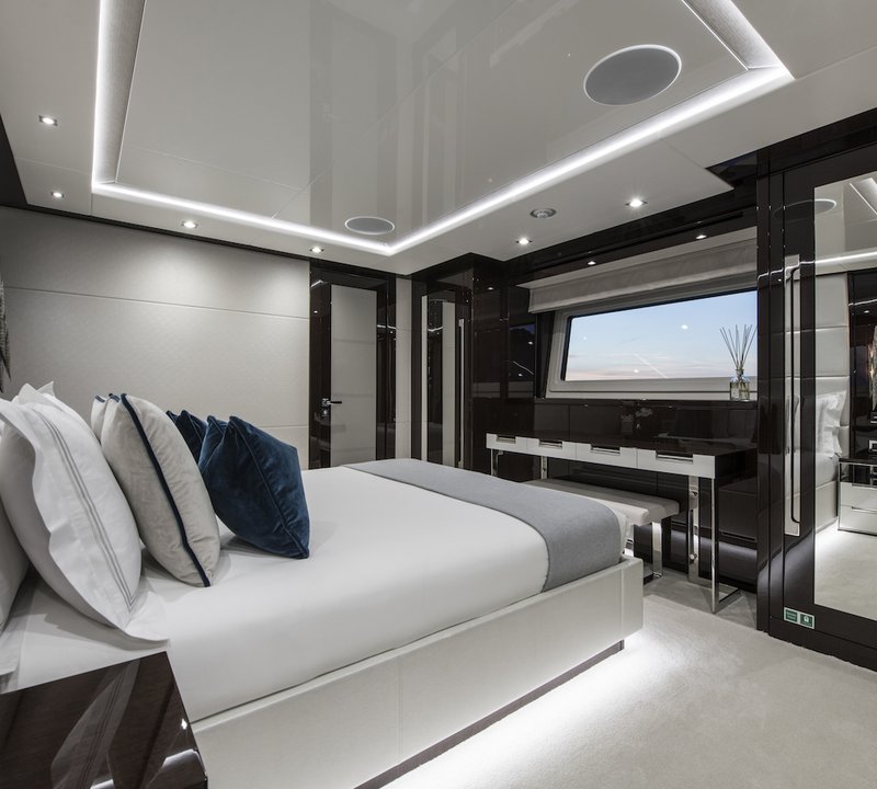 Luxurious yacht charters south of France
