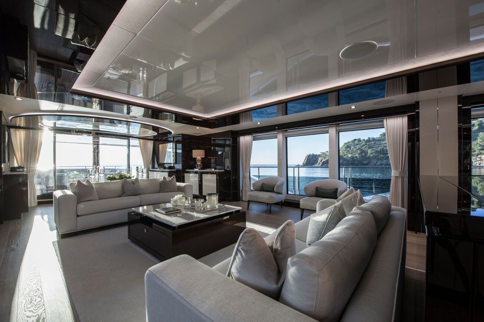 private yacht charter south of France