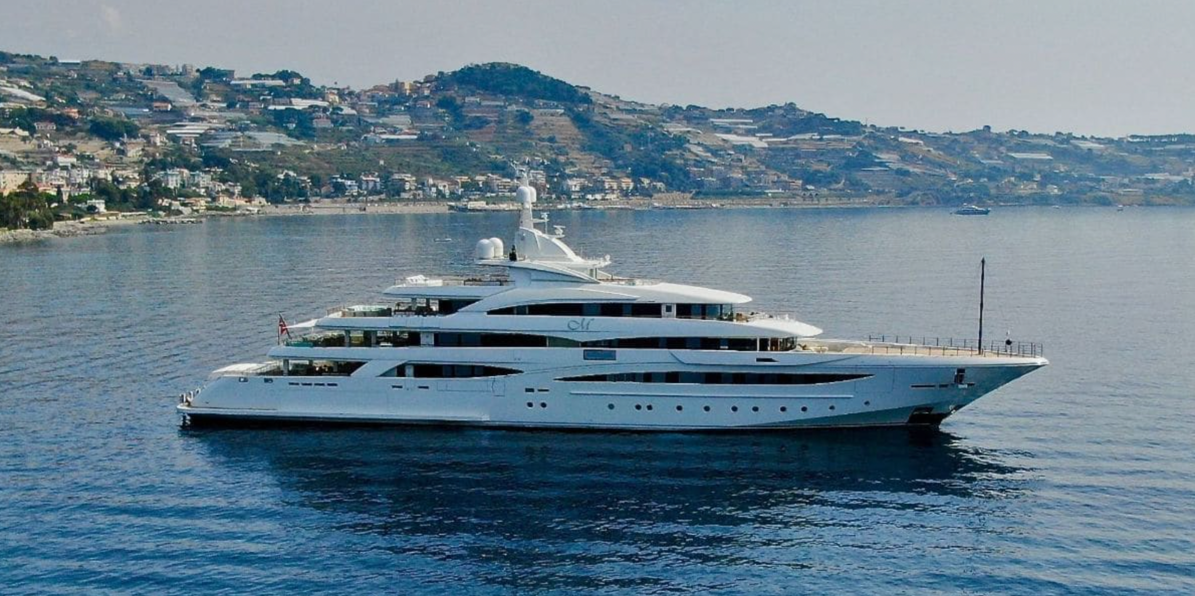 M/Y MIMTEE superyacht charter Holiday Cannes France