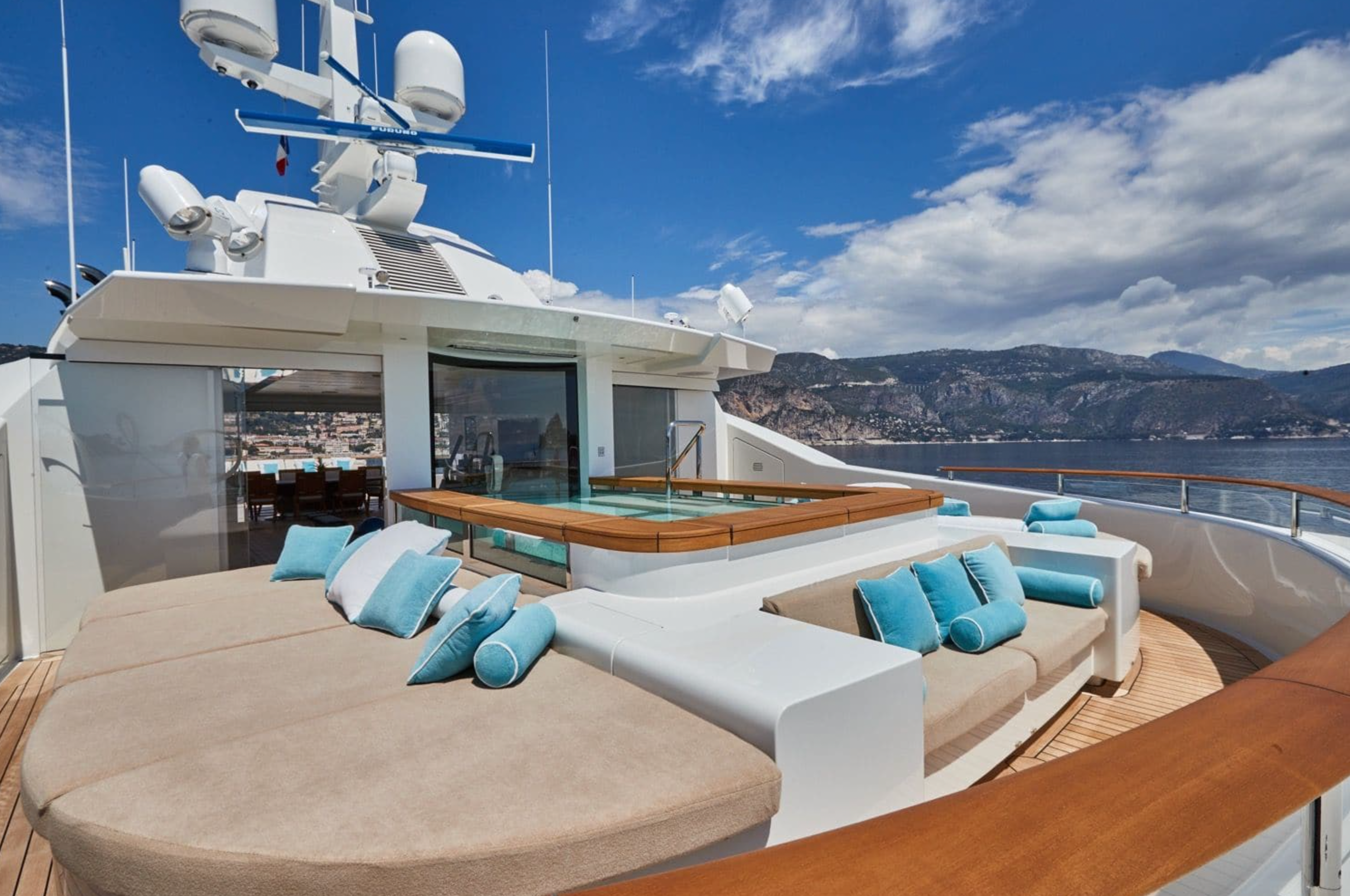 weekly yacht charter In Cannes France 