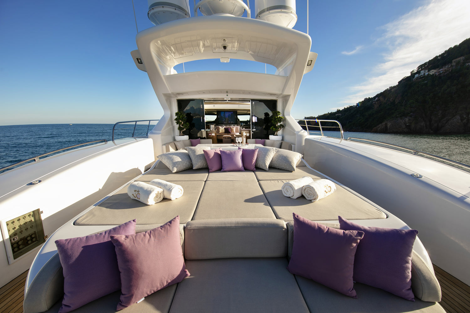 Mega yacht Charter Cannes 