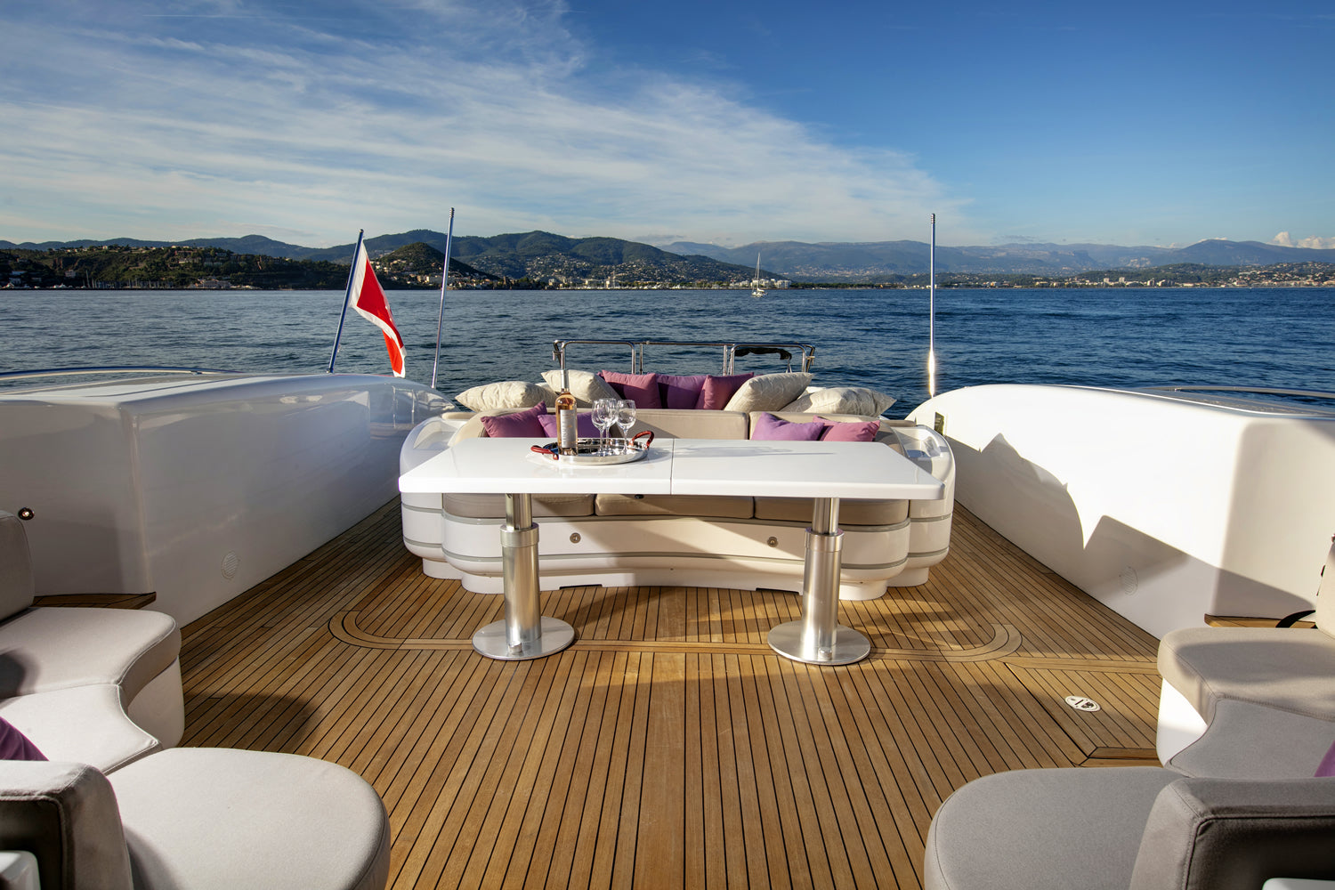 Weekly yacht Charter Cannes 