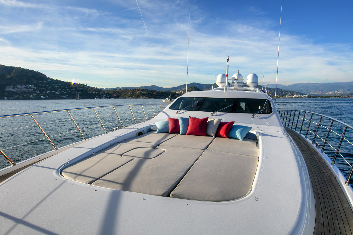 private yacht charter Cannes 