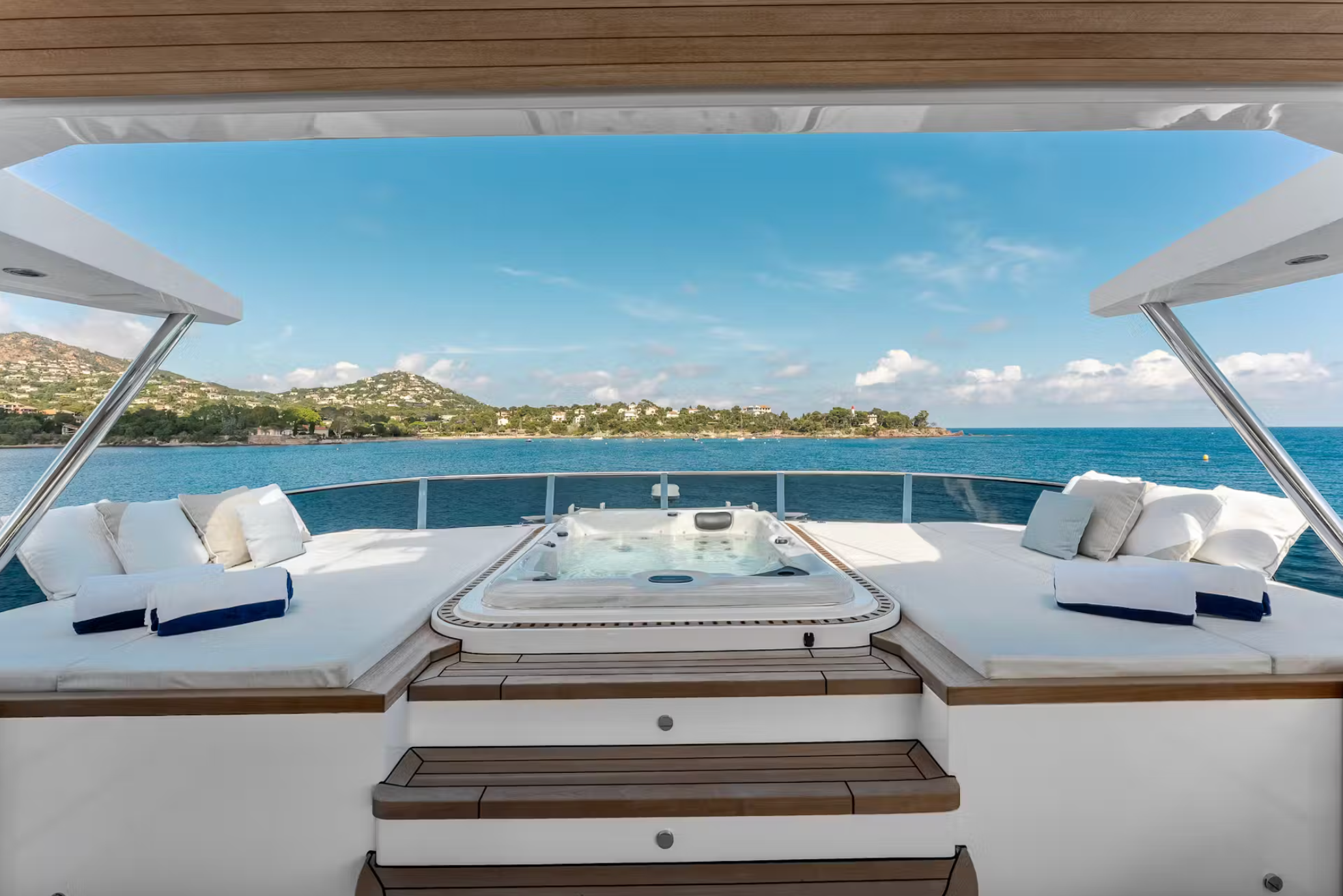 Cannes yacht Charter