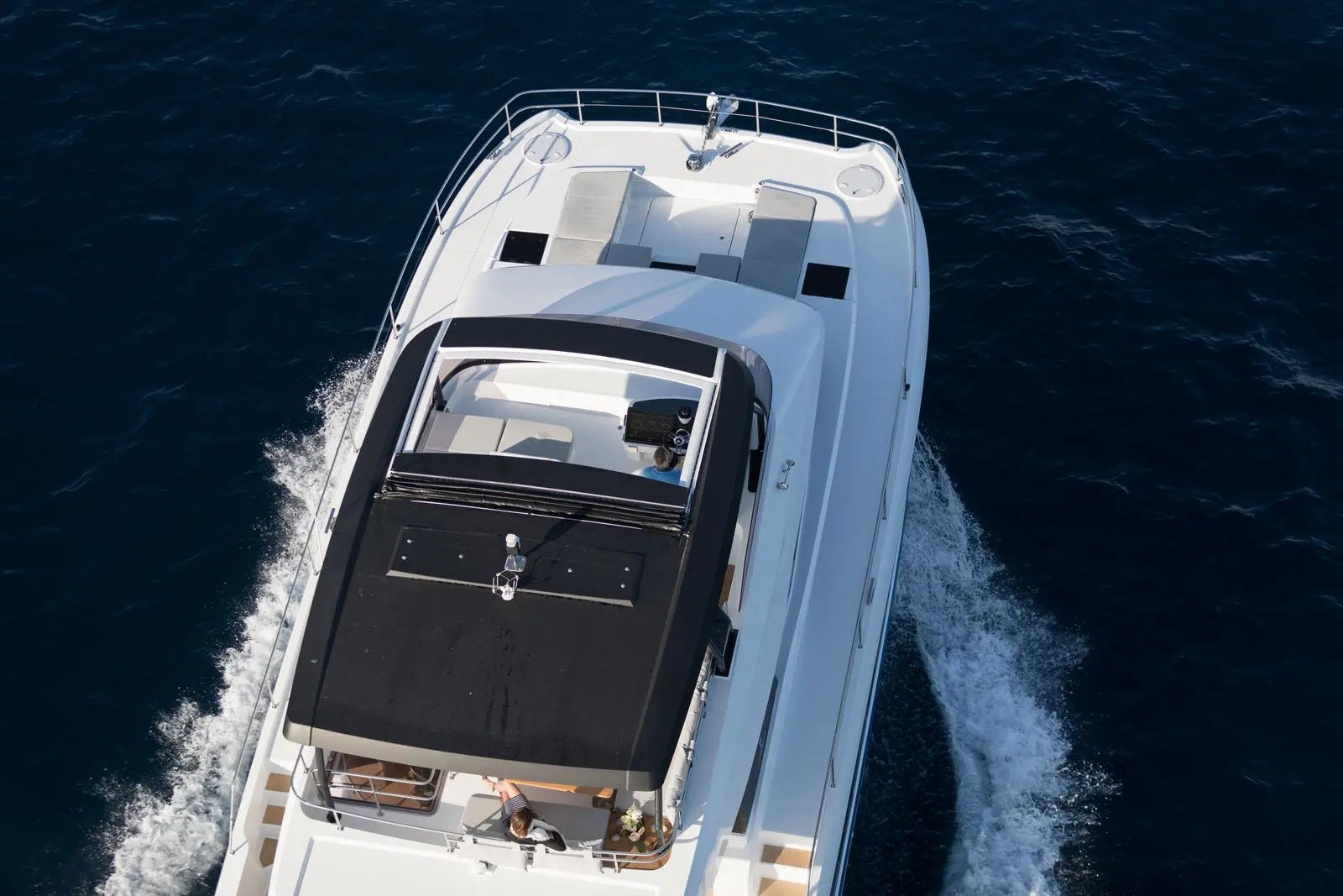 Weekly yacht Charter Cannes 