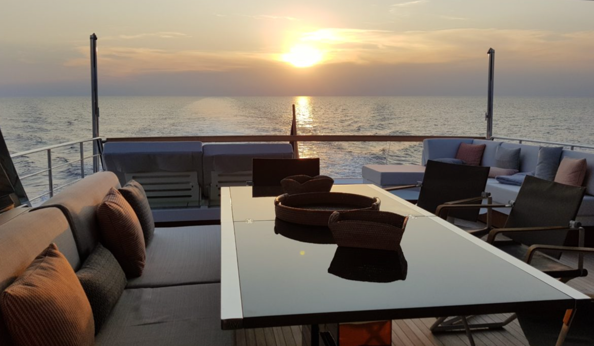 weekend yacht charter Cannes 