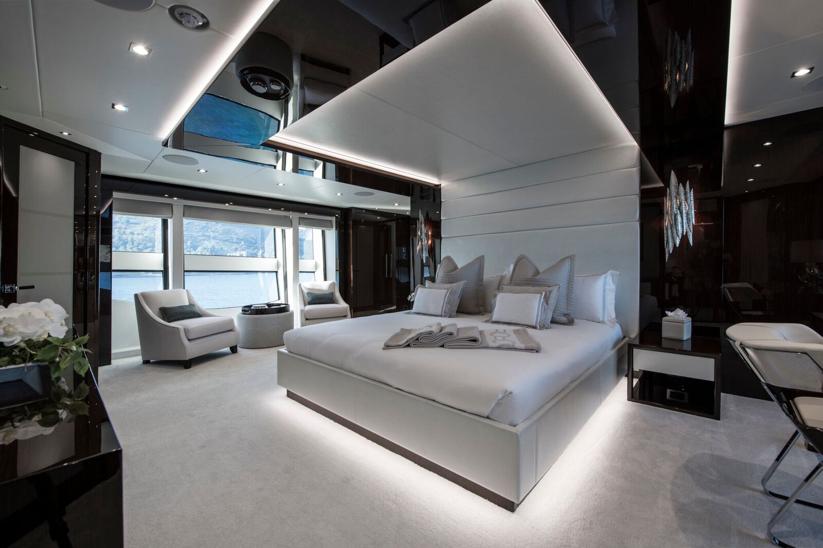 Luxury Motor Yacht French Riviera