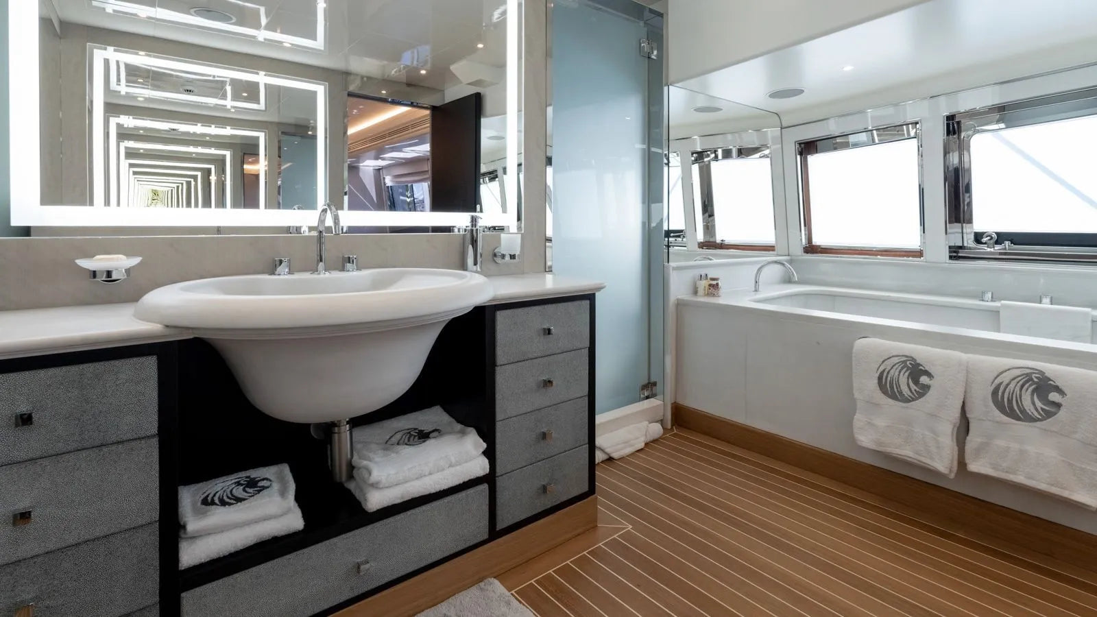 M/Y AQUILA vacation yacht charter Cannes France