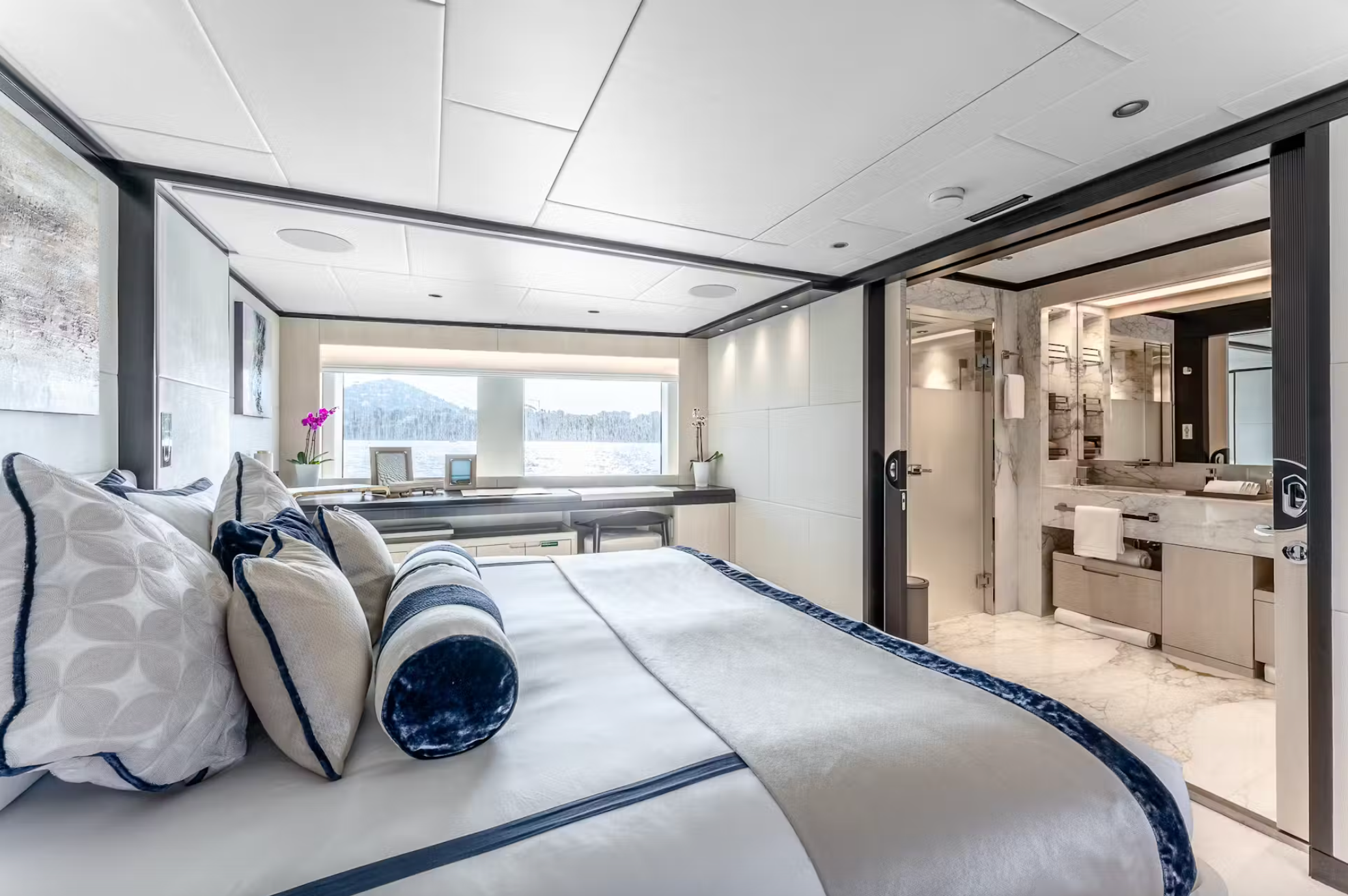 Motor Yacht Charter Cannes France
