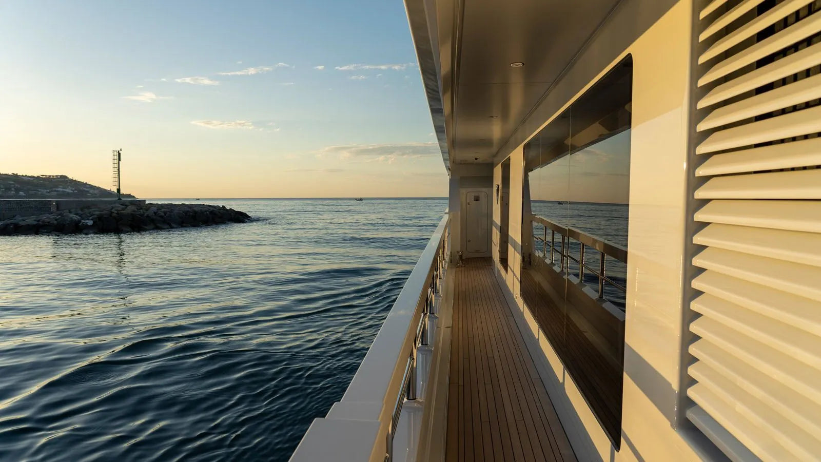 fully crewed motor yachts Monaco