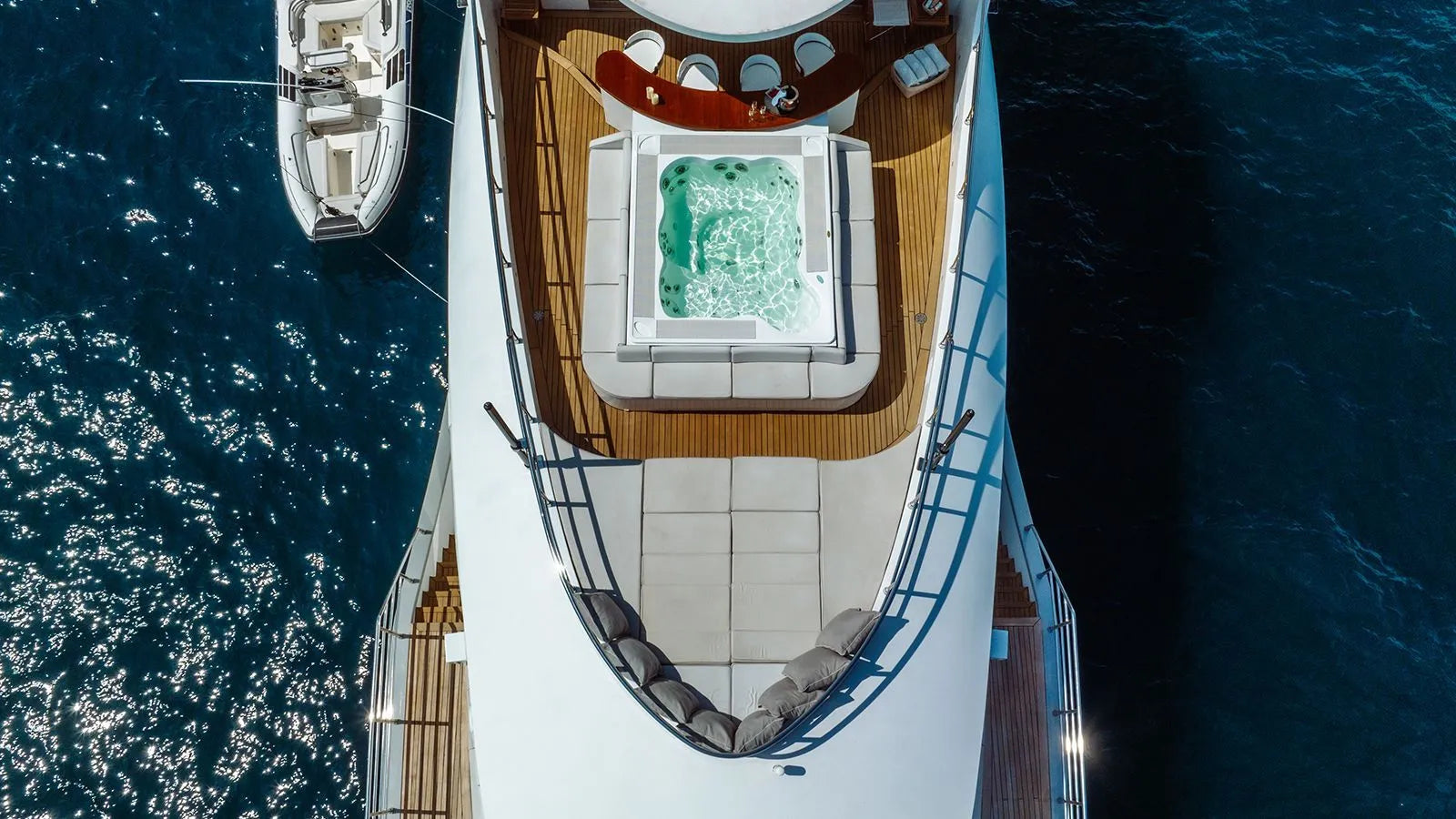Mega yacht Charter Cannes 
