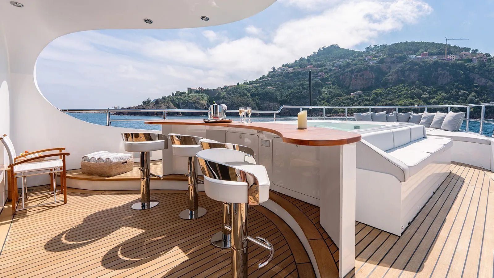 private yacht charter Cannes 
