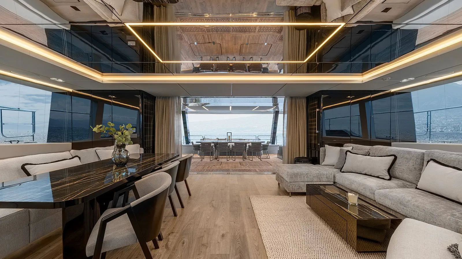 Luxury Yacht Charter St Tropez France