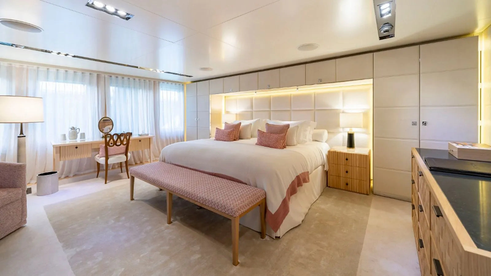 private yacht charter Cannes 