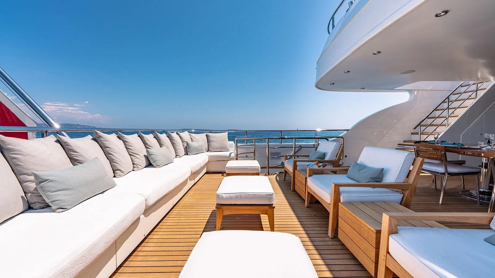 fully crewed motor yachts St Tropez France