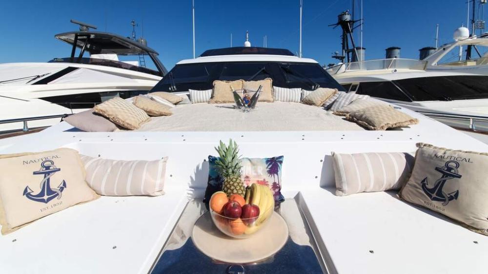 yacht charter Mykonos Greece with skipper