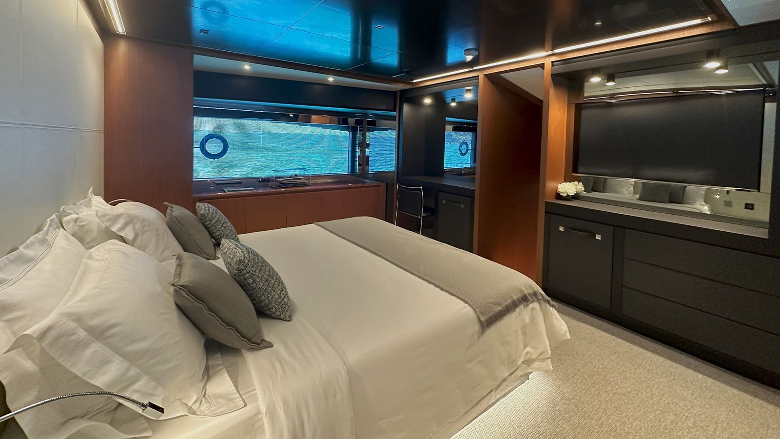 M/Y NOI Superyacht Hire Cannes