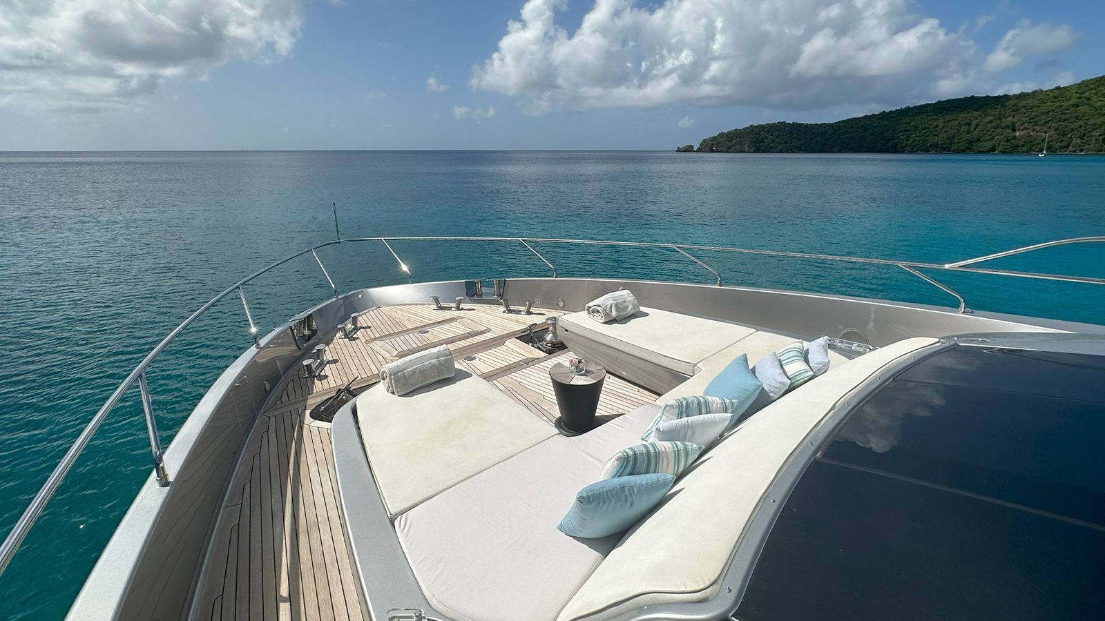 M/Y NOI yacht charter holiday cost Cannes