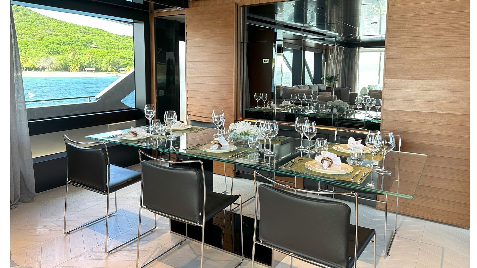 M/Y NOI weekend yacht charter Cannes