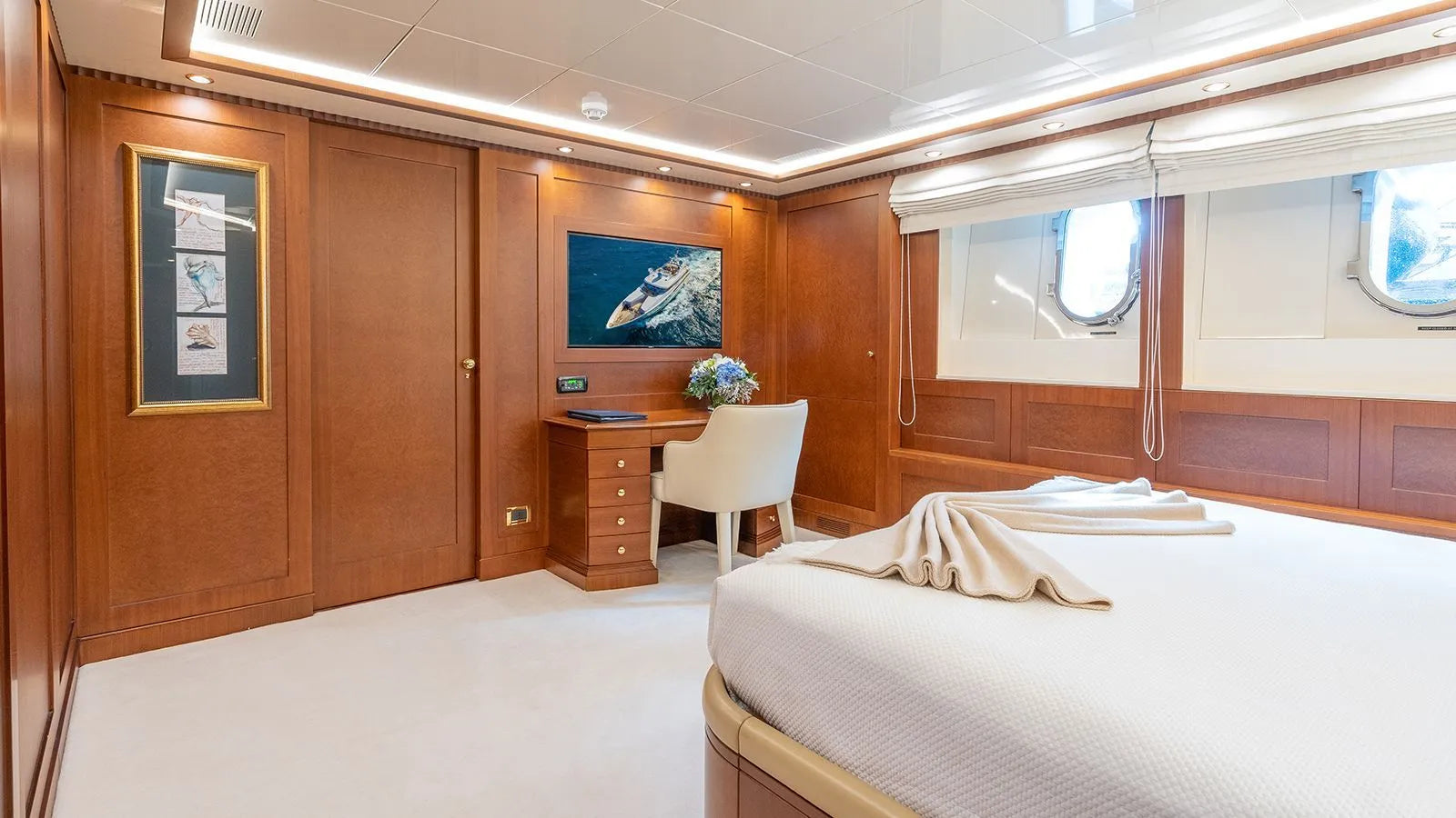 Oceanos weekend yacht charter Cannes 