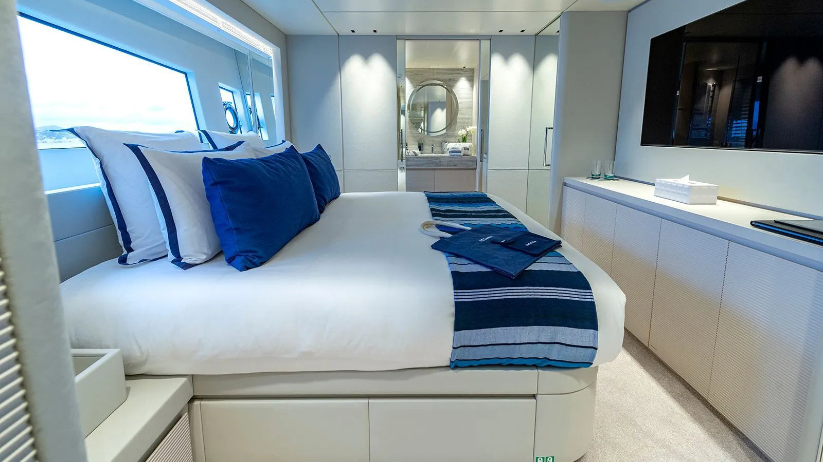 luxury yacht hire Monaco 