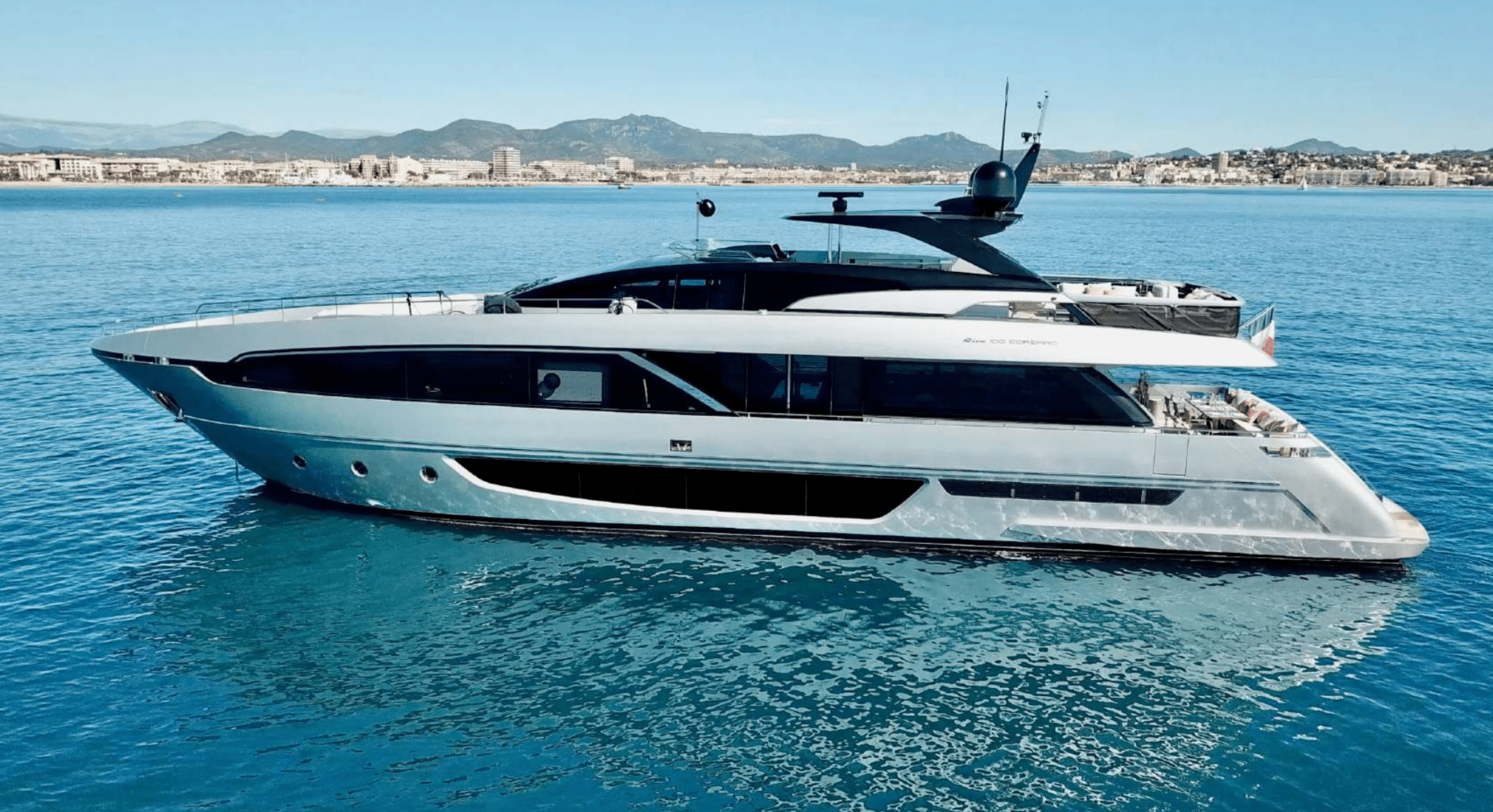 weekend yacht charter Cannes 