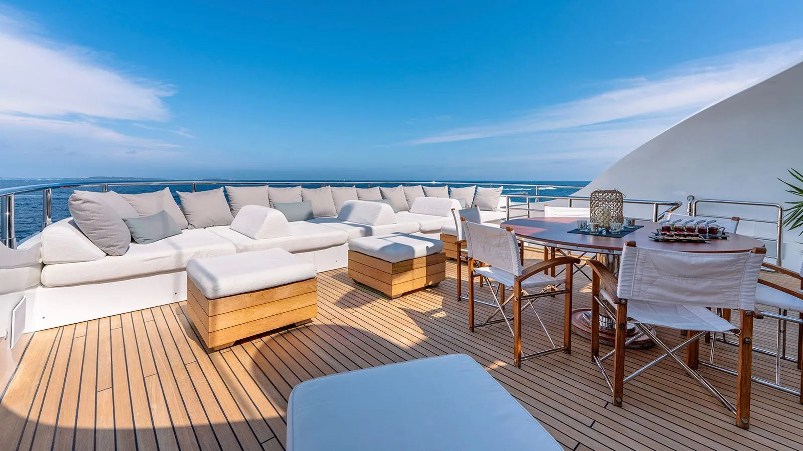 Weekly yacht Charter St Tropez France