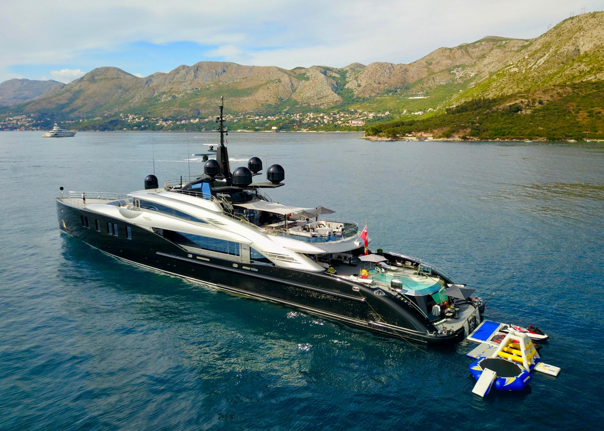 OKTO yacht Charter St Tropez France