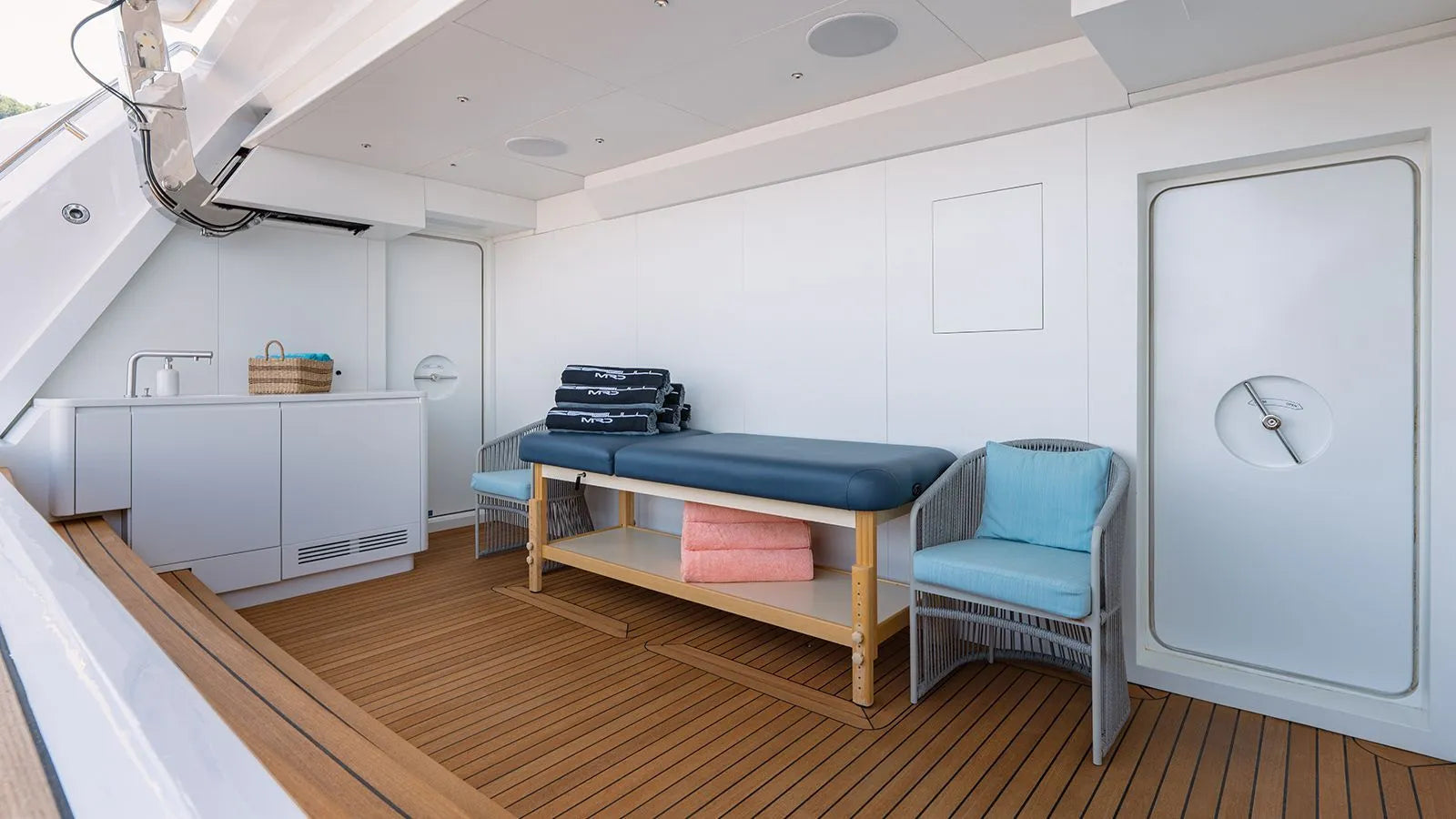 M/Y SEAGULL MRD Yacht Charter Holiday In Cannes