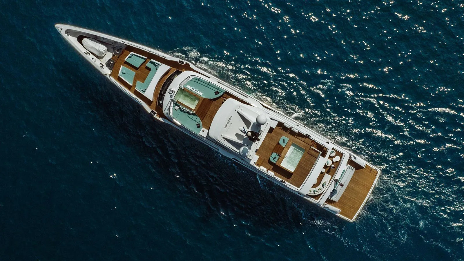weekly yacht charter Cannes