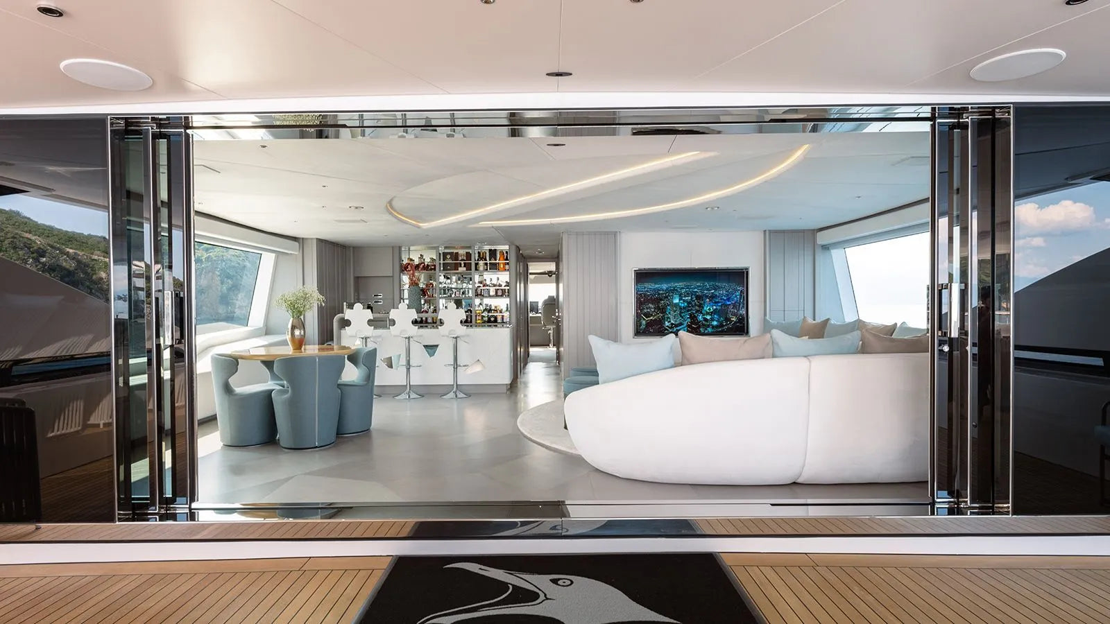 M/Y SEAGULL MRD Motor Yacht Charter Cannes France