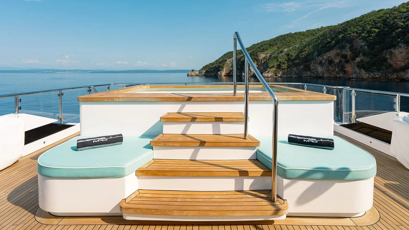 M/Y SEAGULL MRD Luxurious Yacht Charter Holiday Cannes