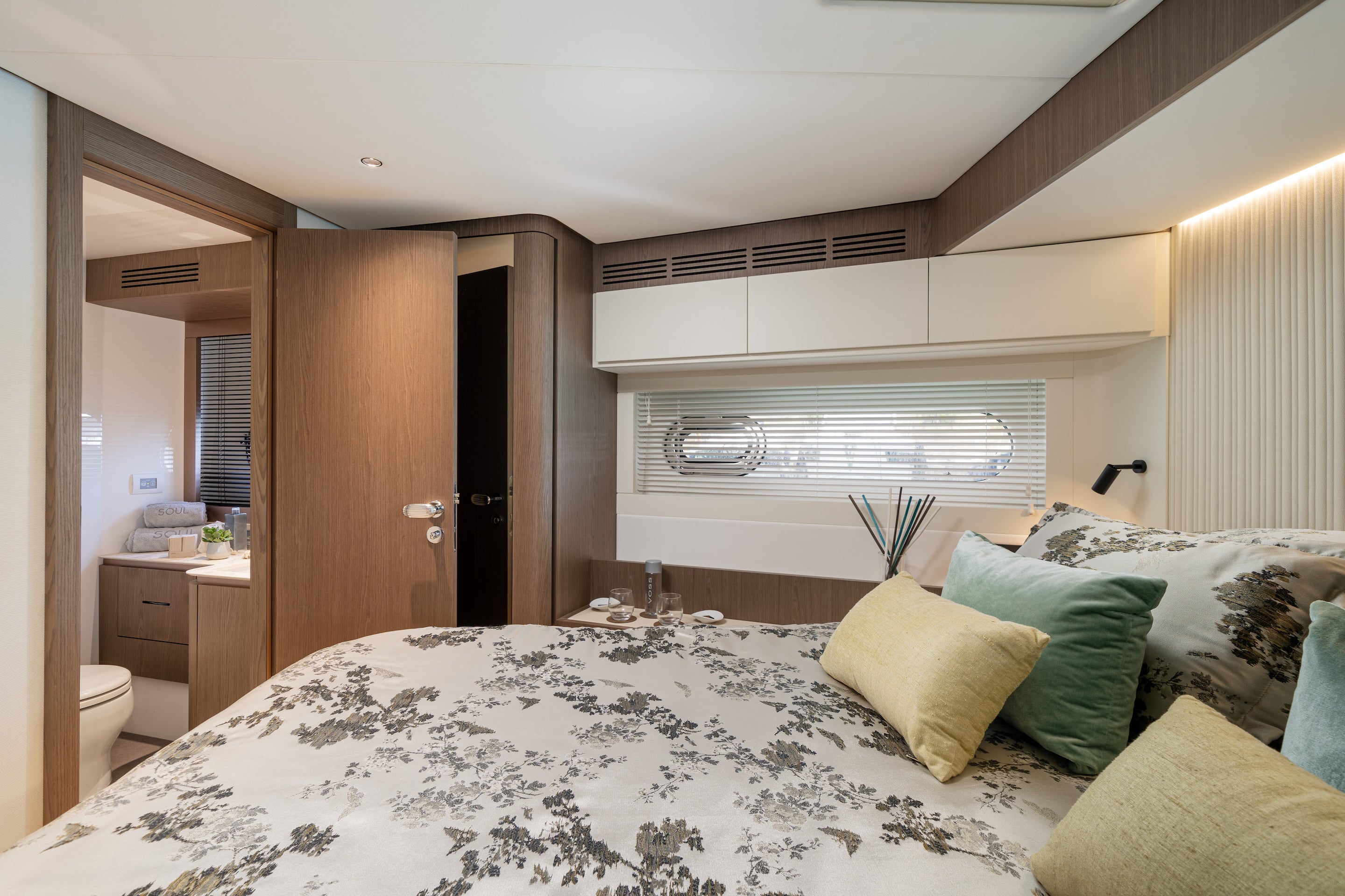 luxury yacht Charter Naples Italy