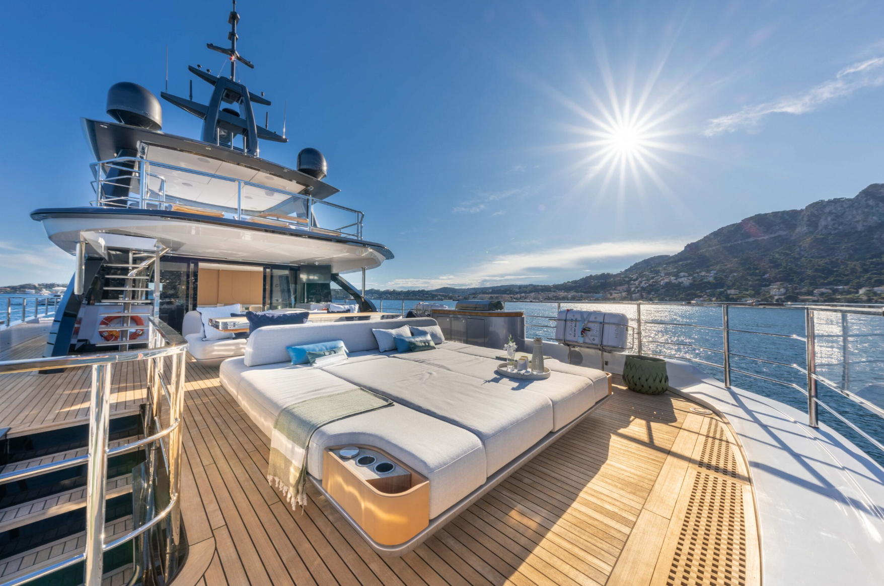 M/Y Ocean One Cannes Yacht Charter Holiday