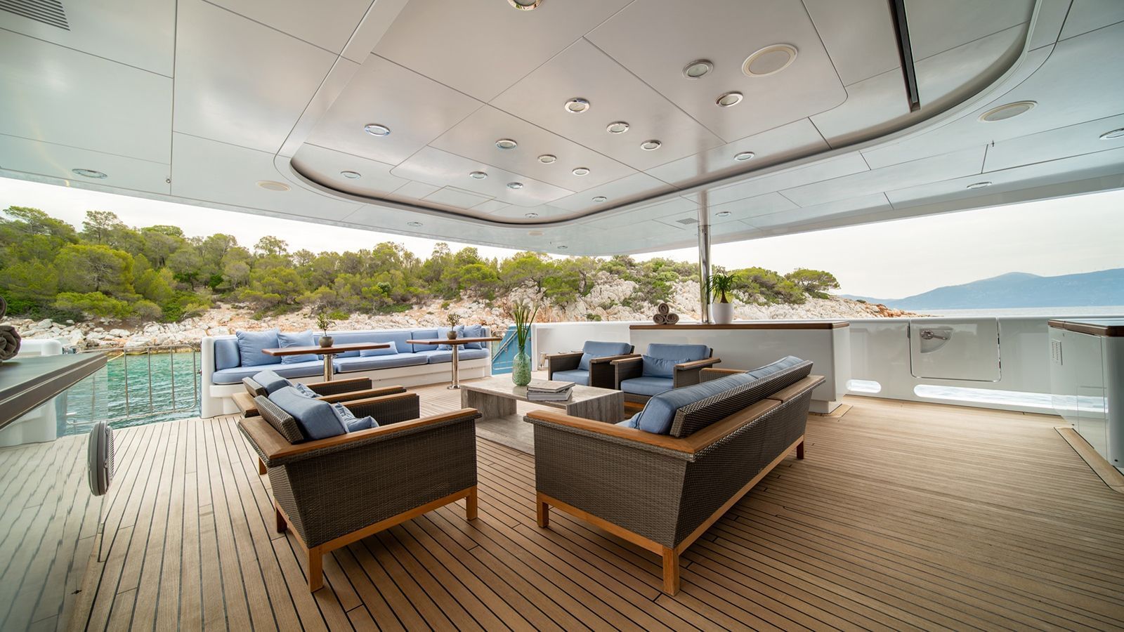 M/Y TURQUOISE Best Mega yachts for charter French Riviera