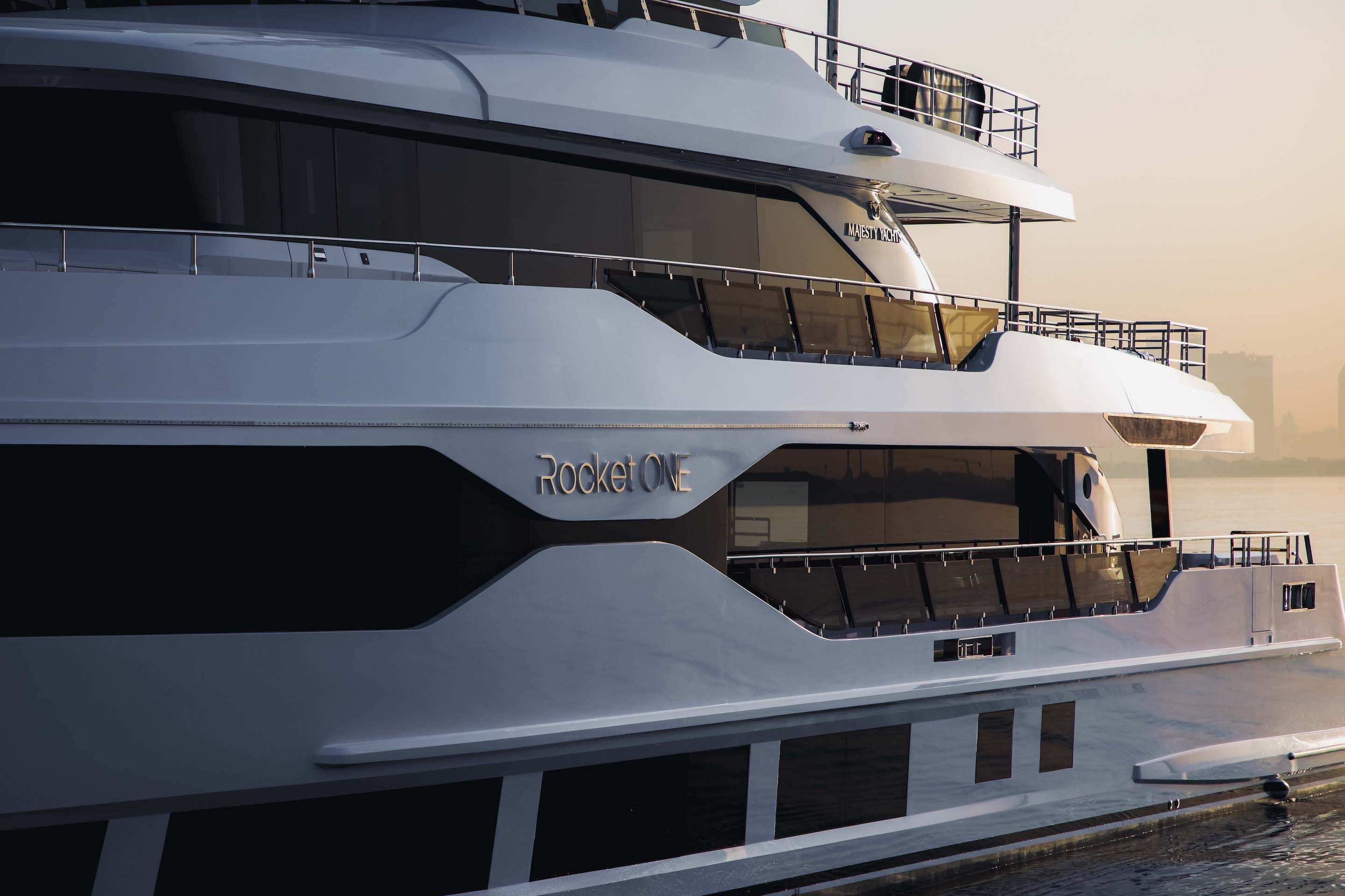 Mega Yacht Charter Beaulieu sur Mer