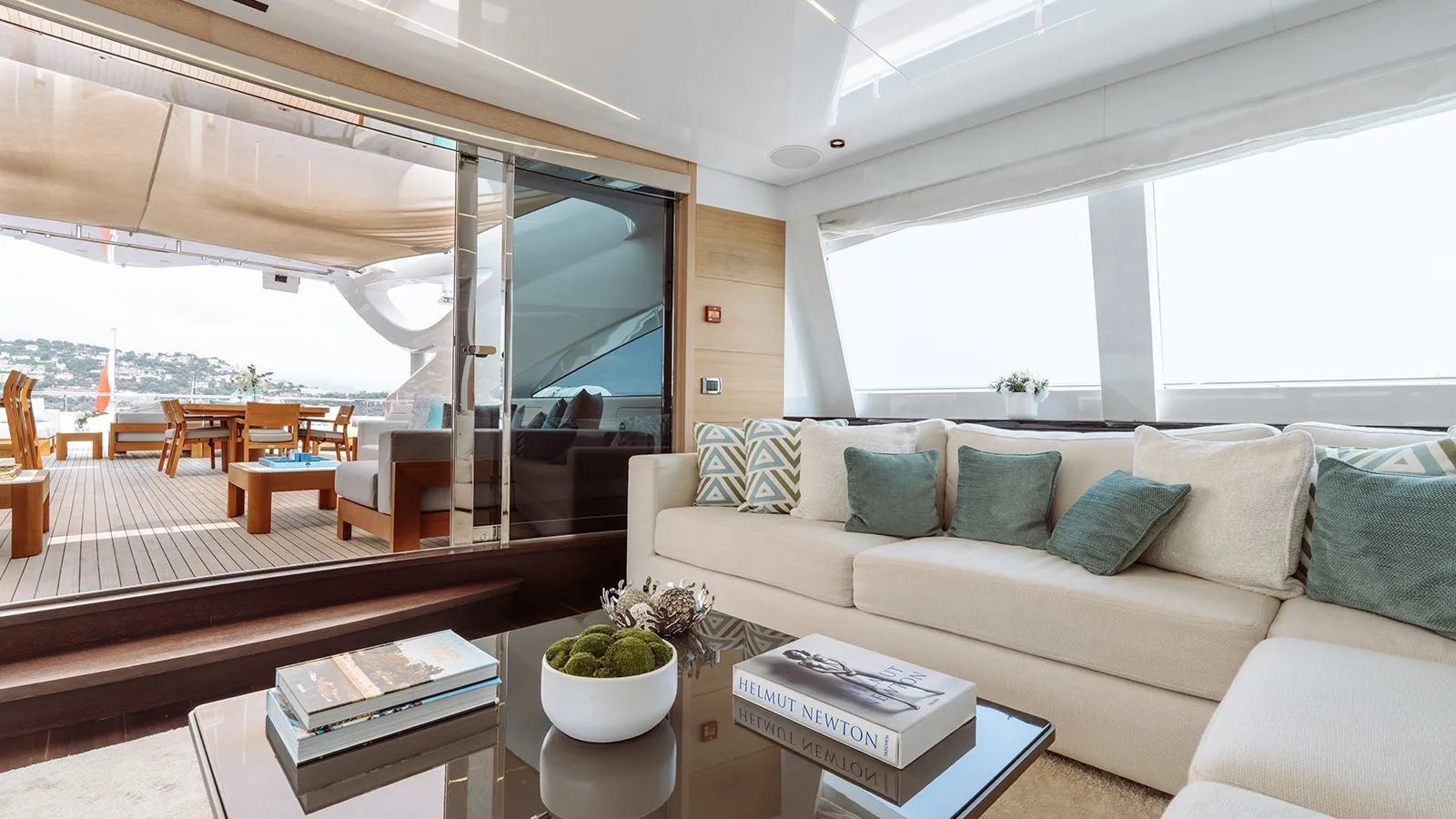 party yacht Charter St Tropez France
