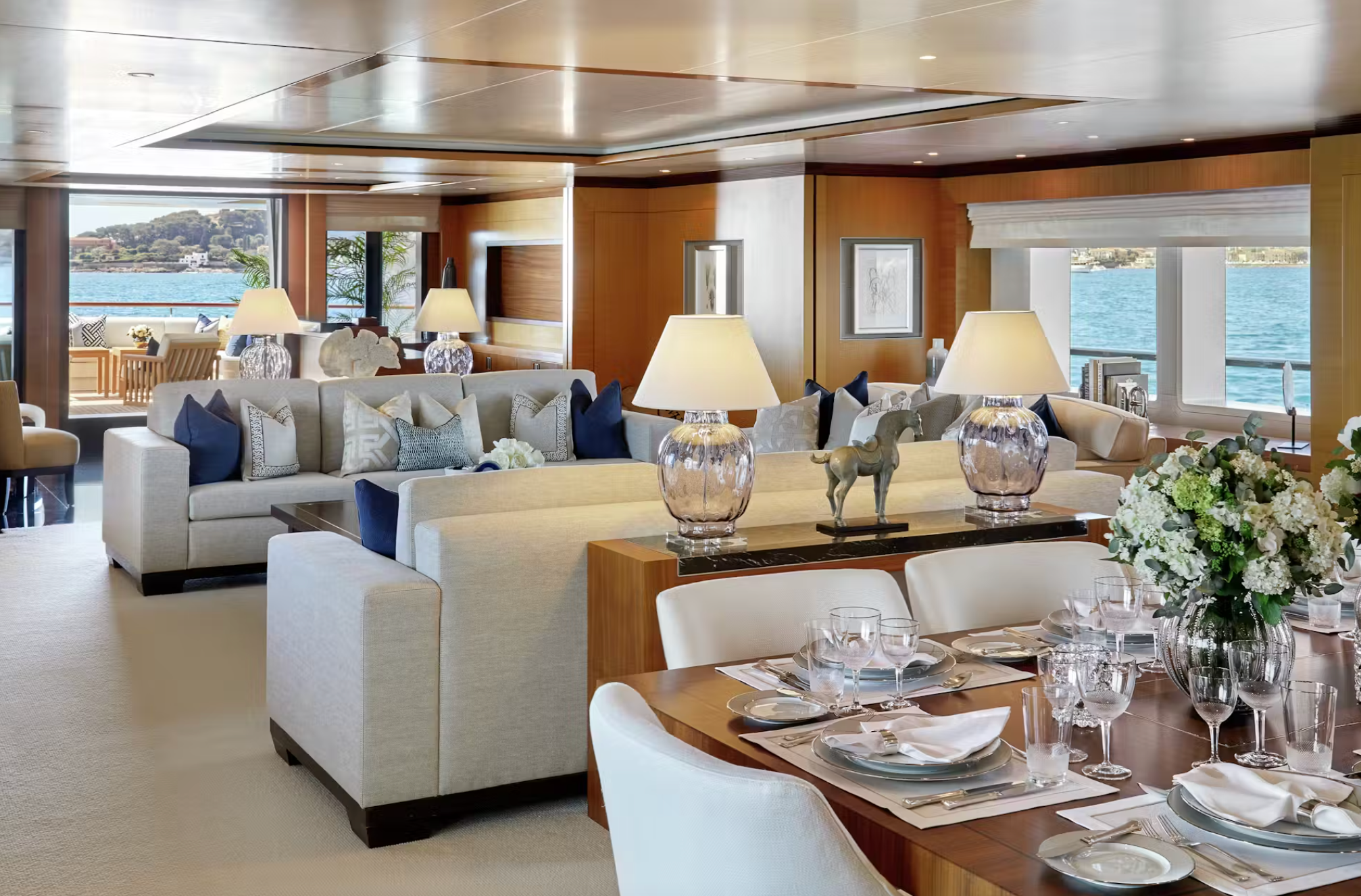 party yacht Charter Cannes