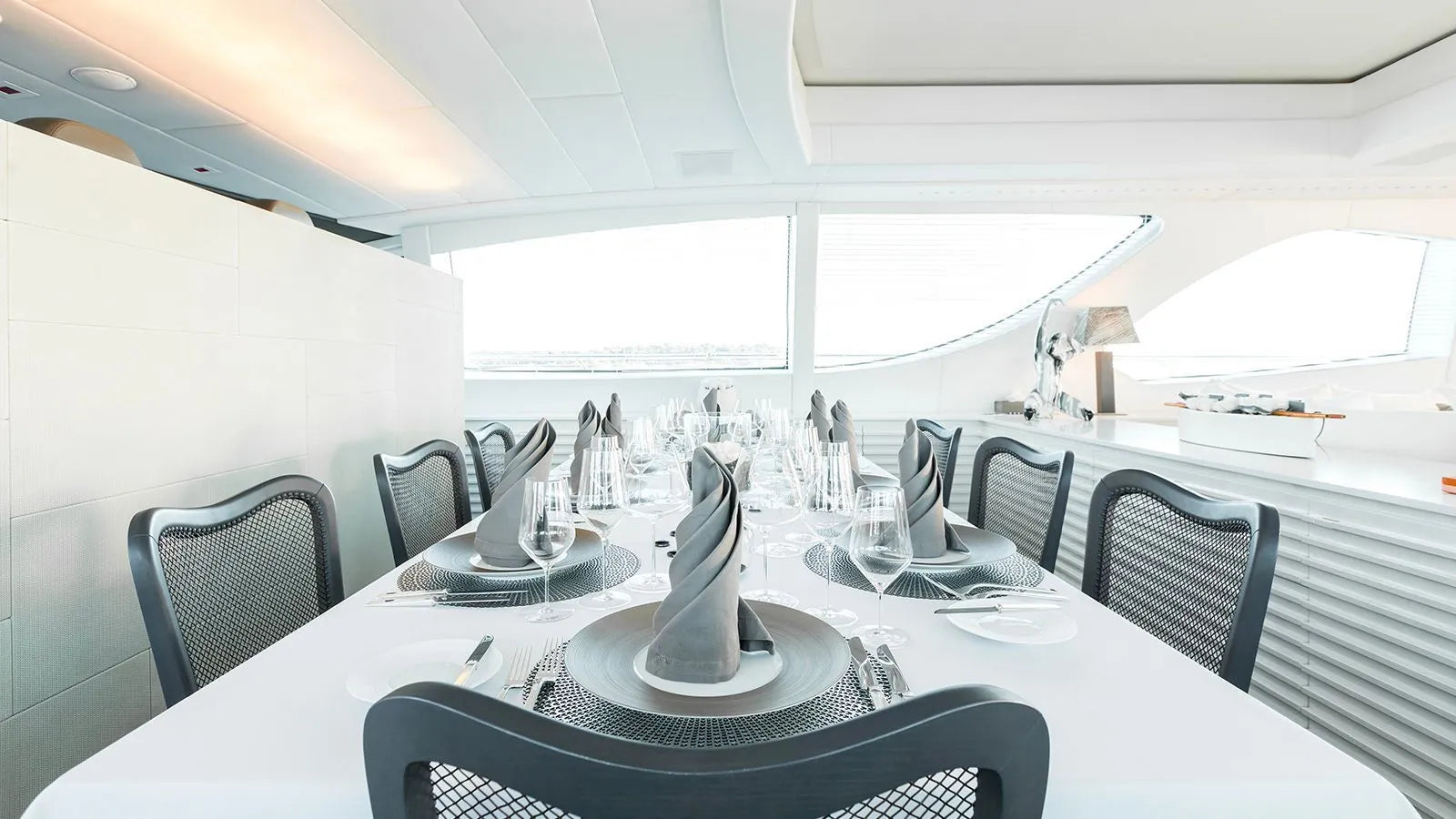 Motor Yacht Rental Cannes France